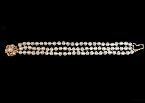 VINTAGE PEARL BRACELET WITH 9CT GOLD CLUSTER PEARL CLASP 1960S TRIPLE STRAND BRACELET - ADDITIONAL PHOTO 2