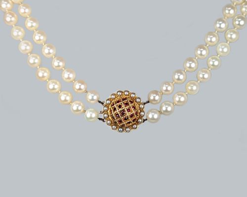 VINTAGE PEARL NECKLACE WITH GARNET AND PEARL CLASP TWO STRAND 1960S PEARL CHOKER - ADDITIONAL PHOTO 7