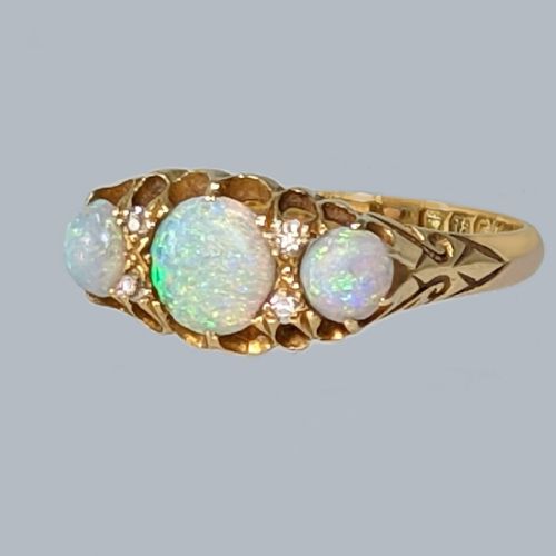 VICTORIAN OPAL AND DIAMOND RING 18CT GOLD ANTIQUE TRILOGY RING HALLMARKED LONDON 1901 - ADDITIONAL PHOTO 3