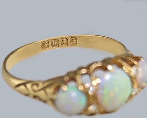 VICTORIAN OPAL AND DIAMOND RING 18CT GOLD ANTIQUE TRILOGY RING HALLMARKED LONDON 1901 - ADDITIONAL PHOTO 4