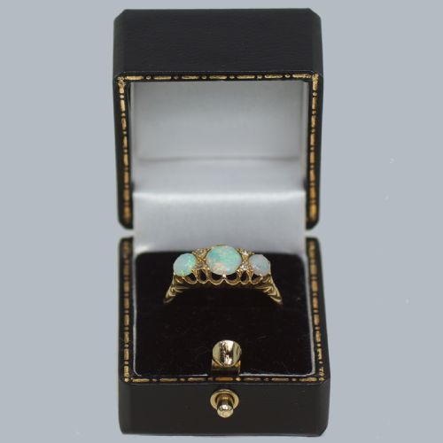 VICTORIAN OPAL AND DIAMOND RING 18CT GOLD ANTIQUE TRILOGY RING HALLMARKED LONDON 1901 - ADDITIONAL PHOTO 5