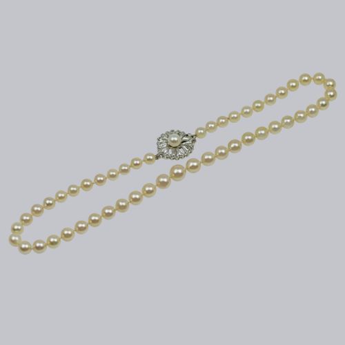 vintage single strand pearl necklace diamond floral clasp 1950s pearls 9mm 65mm - CATEGORY: ANTIQUE JEWELLERY - DATED 1950