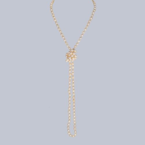SINGLE STRAND 45 LONG PEARL NECKLACE VINTAGE WHITE GOLD RUBY CLASP 1960S PEARLS - ADDITIONAL PHOTO 2