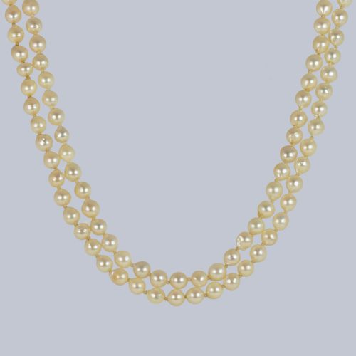 SINGLE STRAND 45 LONG PEARL NECKLACE VINTAGE WHITE GOLD RUBY CLASP 1960S PEARLS - ADDITIONAL PHOTO 3