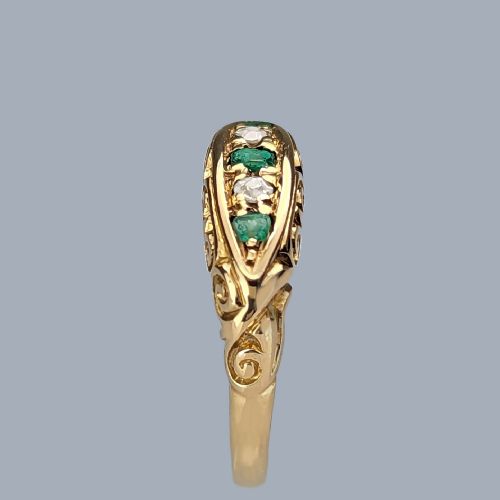 ANTIQUE EMERALD AND DIAMOND RING 18CT GOLD FIVE STONE RING HALLMARKED CHESTER 1913 - ADDITIONAL PHOTO 3