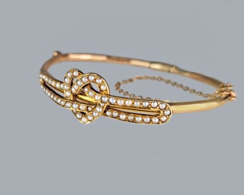 ANTIQUE PEARL HEART BANGLE 15CT GOLD VICTORIAN SEED PEARL BRACELET CIRCA 1890 - ADDITIONAL PHOTO 1