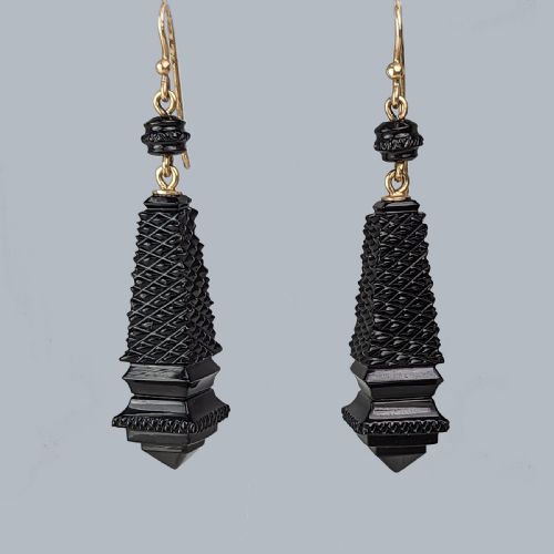 VICTORIAN WHITBY JET DROP EARRINGS ANTIQUE CARVED JET DANGLE EARRINGS CIRCA 1870 - ADDITIONAL PHOTO 2