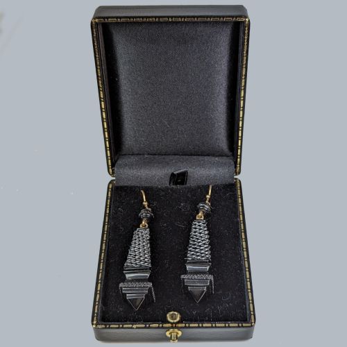 VICTORIAN WHITBY JET DROP EARRINGS ANTIQUE CARVED JET DANGLE EARRINGS CIRCA 1870 - ADDITIONAL PHOTO 4