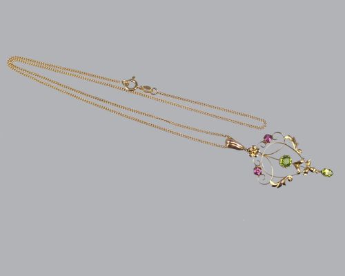 EDWARDIAN PERIDOT AND GARNET PENDANT WITH CHAIN VINTAGE 9CT GOLD ANTIQUE PENDANT - ADDITIONAL PHOTO 2