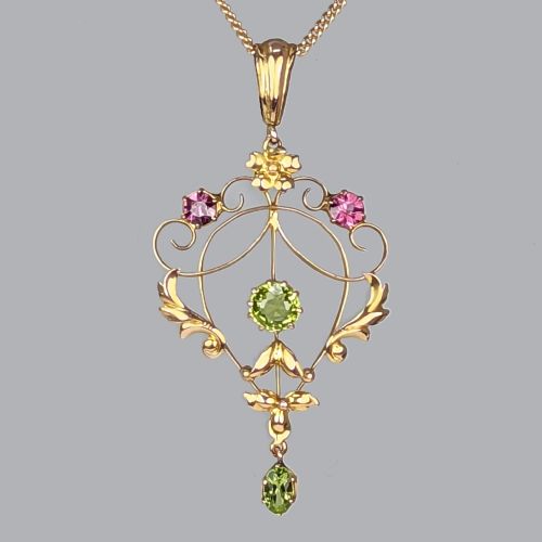 EDWARDIAN PERIDOT AND GARNET PENDANT WITH CHAIN VINTAGE 9CT GOLD ANTIQUE PENDANT - ADDITIONAL PHOTO 4