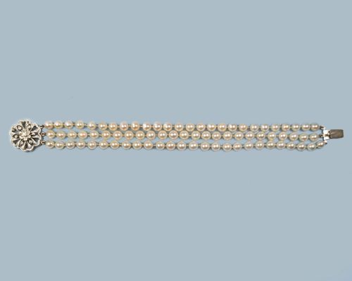 VINTAGE PEARL BRACELET 9CT GOLD DIAMOND CLUSTER CLASP 1960S TRIPLE PEARL STRAND LONDON 1966 - ADDITIONAL PHOTO 3