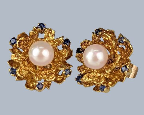 VINTAGE PEARL SAPPHIRE FLORAL EARRINGS 18CT GOLD 1960S FLOWER POST CLUSTER EARRINGS - ADDITIONAL PHOTO 1