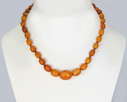 ANTIQUE BUTTERSCOTCH AMBER NECKLACE SINGLE STRAND 1930S EGG YOLK AMBER NECKLACE - ADDITIONAL PHOTO 5