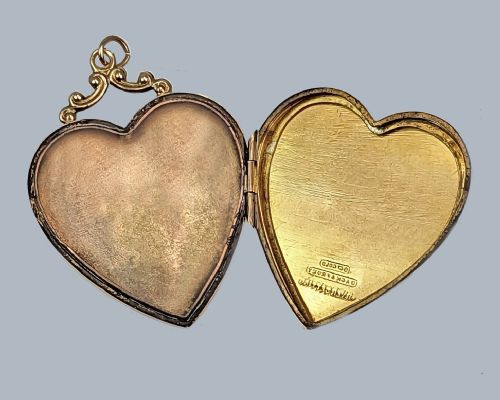 ANTIQUE HEART FLORAL LOCKET 9CT GOLD VICTORIAN SHIELD HINGED PHOTO LOCKET - ADDITIONAL PHOTO 3