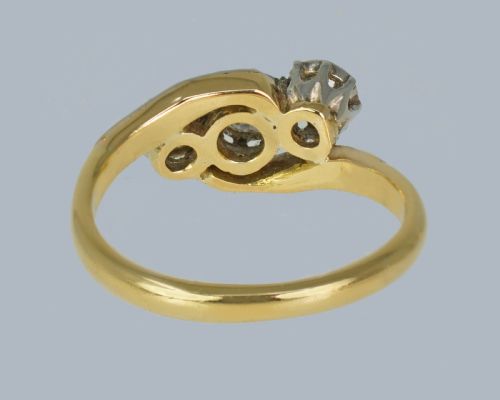 ANTIQUE DIAMOND TRILOGY TWIST RING 18CT GOLD EDWARDIAN ENGAGEMENT RING - ADDITIONAL PHOTO 5
