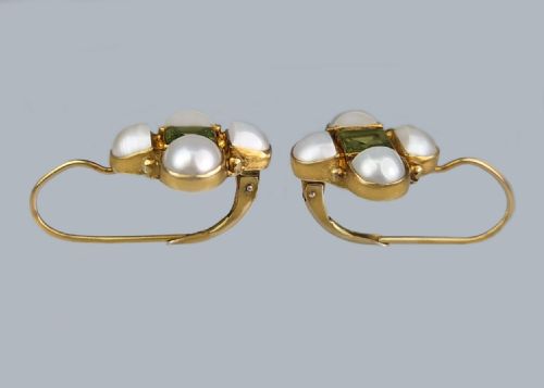 ANTIQUE PERIDOT AND PEARL EARRINGS 15CT GOLD VICTORIAN SHEPHERDS HOOK EARRINGS - ADDITIONAL PHOTO 2
