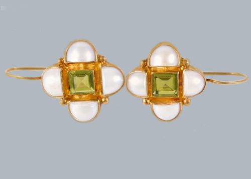 ANTIQUE PERIDOT AND PEARL EARRINGS 15CT GOLD VICTORIAN SHEPHERDS HOOK EARRINGS - ADDITIONAL PHOTO 4