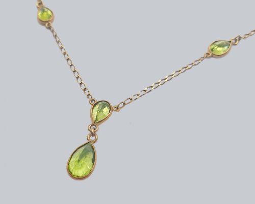 VINTAGE PERIDOT NECKLACE 9CT GOLD ITALIAN NECKLACE CIRCA 1960S EDWARDIAN STYLE - ADDITIONAL PHOTO 4