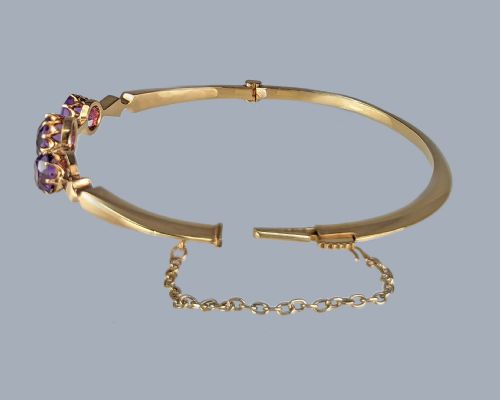 VICTORIAN AMETHYST BANGLE 18CT GOLD ANTIQUE BANGLE CIRCA 1890 - ADDITIONAL PHOTO 4