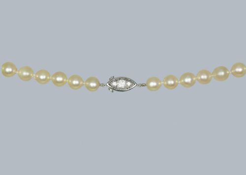 VINTAGE PEARL NECKLACE DIMOND PLATINUM CLASP 1950S SINGLE STRAND ANTIQUE PEARLS - ADDITIONAL PHOTO 2