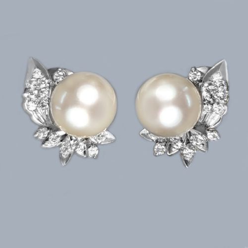 VINTAGE DIAMOND AND PEARL EARRINGS 1950S 14CT WHITE GOLD FLORAL DIAMOND EARRINGS - ADDITIONAL PHOTO 4