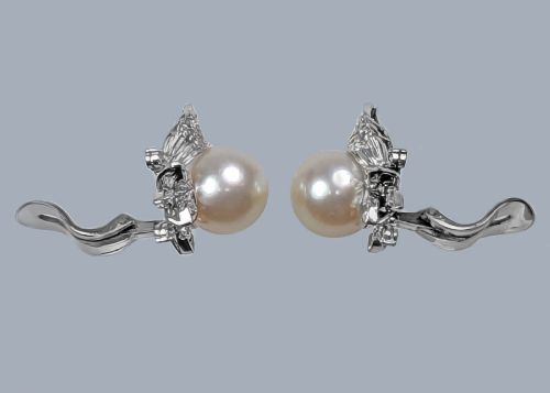 VINTAGE DIAMOND AND PEARL EARRINGS 1950S 14CT WHITE GOLD FLORAL DIAMOND EARRINGS - ADDITIONAL PHOTO 6