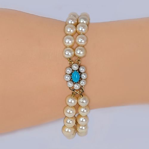 VINTAGE PEARL BRACELET WITH TURQUOISE 9CT GOLD CLUSTER CLASP 1960S DOUBLE STRAND PEARLS - ADDITIONAL PHOTO 1