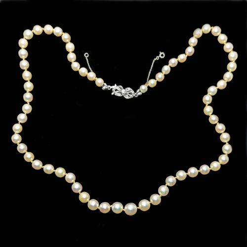 vintage pearl necklace dimond clasp 1960s unoaerre italian single strand pearls - CATEGORY: ANTIQUE JEWELLERY - DATED 1960