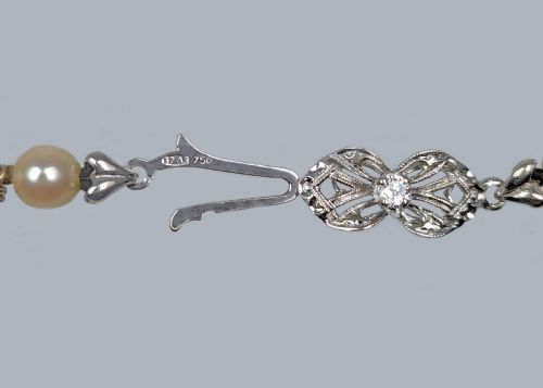VINTAGE SINGLE PEARL NECKLACE 18CT WHITE GOLD DIAMOND CLASP UNOAERRE ITALY 1960S - ADDITIONAL PHOTO 3