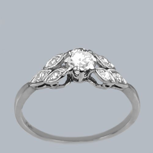VINTAGE PLATINUM SOLITAIRE RING 194050S DIAMOND ENGAGEMENT RING WITH FOLIATE SHOULDERS - ADDITIONAL PHOTO 4