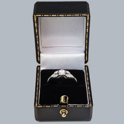 VINTAGE PLATINUM SOLITAIRE RING 194050S DIAMOND ENGAGEMENT RING WITH FOLIATE SHOULDERS - ADDITIONAL PHOTO 5