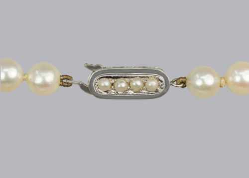 VINTAGE CROPP AND FARR LONG PEARL NECKLACE 50 SINGLE STRAND 9CT GOLD CLASP HALLMARKED 1967 - ADDITIONAL PHOTO 1