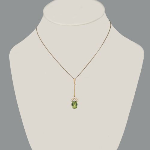 EDWARDIAN PERIDOT NECKLACE 9CT GOLD ANTIQUE DROP PENDANT WITH CHAIN VINTAGE CIRCA 1910 - ADDITIONAL PHOTO 1