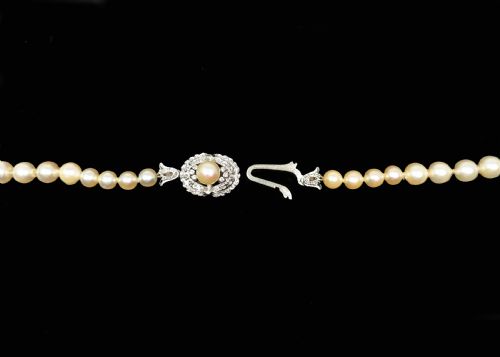 VINTAGE PEARL NECKLACE DIAMOND CLASP WITH GEM REPORT SINGLE STRAND 1950S PEARLS 18CT GOLD CLASP - ADDITIONAL PHOTO 12