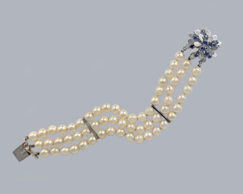 VINTAGE PEARL BRACELET SAPPHIRE ABSTRACT CLASP 14CT GOLD 1950S TRIPLE STRAND - ADDITIONAL PHOTO 3