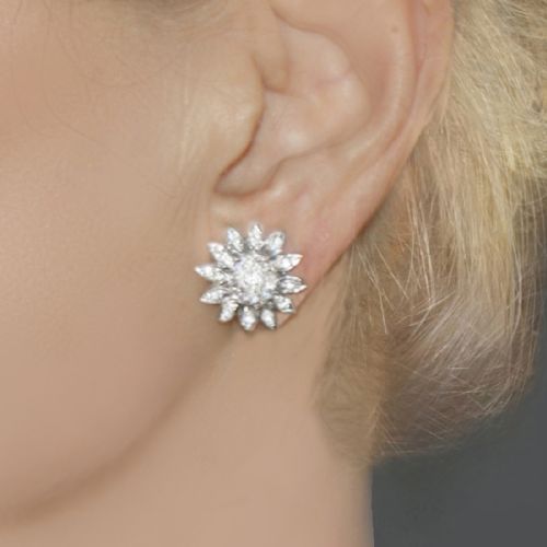 VINTAGE DIAMOND EARRINGS 18CT GOLD FLORAL CLUSTER 15CT DIAMOND DAISY EARRINGS - ADDITIONAL PHOTO 1