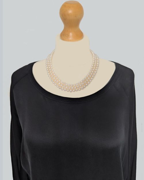 VINTAGE TRIPLE STRAND PEARL NECKLACE 14CT GOLD ORNATE CLASP THREE STRAND 1960S - ADDITIONAL PHOTO 2