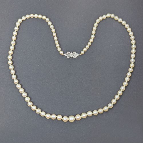 vintage pearl necklace 9ct gold diamond clasp 1950s classic single strand pearls - CATEGORY: ANTIQUE JEWELLERY - DATED 1950