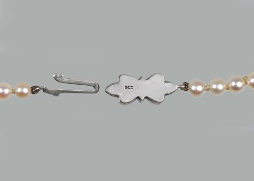VINTAGE PEARL NECKLACE 9CT GOLD DIAMOND CLASP 1950S CLASSIC SINGLE STRAND PEARLS - ADDITIONAL PHOTO 2