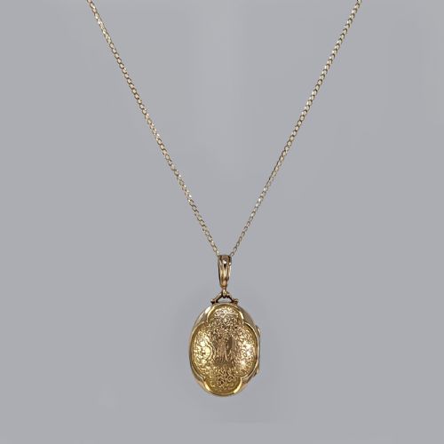 PHOTO LOCKET 9CT GOLD BIRMINGHAM 1916 ANTIQUE FLORAL ENGRAVED VINTAGE LOCKET AND 18 CHAIN - ADDITIONAL PHOTO 5