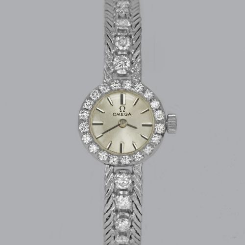 OMEGA DIAMOND WATCH 18CT GOLD VINTAGE 1960S MANUAL WIND LADIES BRACELET WATCH - ADDITIONAL PHOTO 12