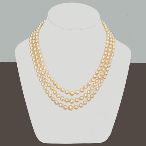 EXQUISITE 1950S TRIPLE STRAND PEARL NECKLACE WITH 075CT DIAMOND 18CT WHITE GOLD 18 LONG - ADDITIONAL PHOTO 1
