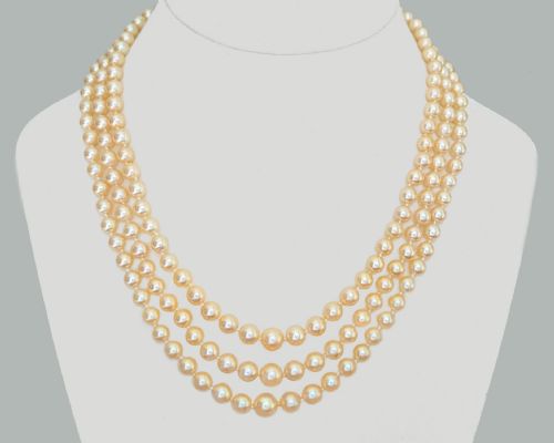 EXQUISITE 1950S TRIPLE STRAND PEARL NECKLACE WITH 075CT DIAMOND 18CT WHITE GOLD 18 LONG - ADDITIONAL PHOTO 5
