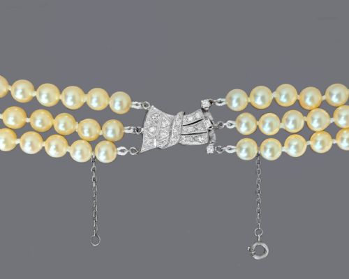 EXQUISITE 1950S TRIPLE STRAND PEARL NECKLACE WITH 075CT DIAMOND 18CT WHITE GOLD 18 LONG - ADDITIONAL PHOTO 6