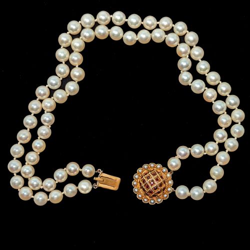 VINTAGE TWOSTRAND PEARL NECKLACE WITH 9CT GOLD GARNET AND PEARL CLASP 1960S PEARLS - ADDITIONAL PHOTO 4