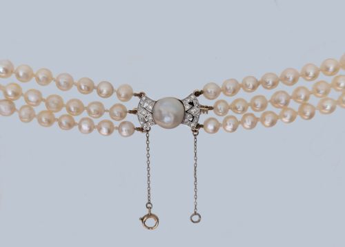 1920S TRIPLE STRAND PEARL NECKLACE CULTURED SALTWATER PEARLS WITH NATURAL PEARL DIAMOND 18CT GOLD CLASP CERTIFIED - ADDITIONAL PHOTO 5