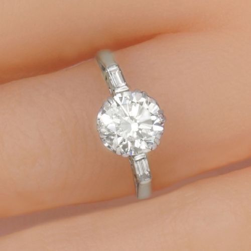 ART DECO PLATINUM SOLITAIRE ENGAGEMENT RING SET WITH A 144CT BRILLIANT CUT DIAMOND AND GEM LAB CERTIFICATE CIRCA 1920 - ADDITIONAL PHOTO 1