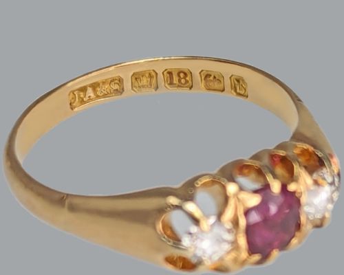 ANTIQUE EDWARDIAN RUBY DIAMOND TRILOGY RING 18CT GOLD BIRMINGHAM 1901 THREE STONE - ADDITIONAL PHOTO 3