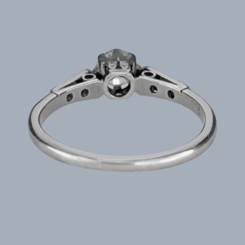 VINTAGE 1950S PLATINUM SOLITAIRE RING 050CT DIAMOND ENGAGEMENT RING - ADDITIONAL PHOTO 4