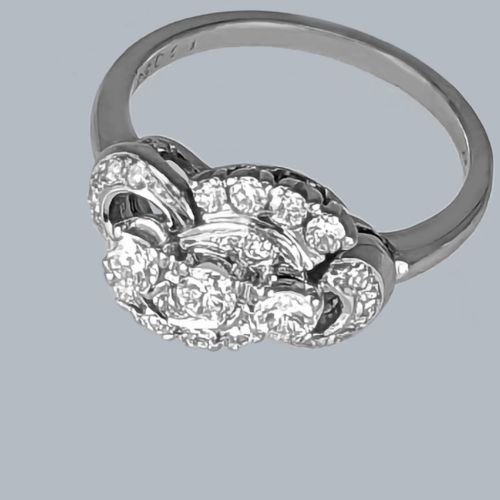 1930S DIAMOND CLUSTER RING 18CT WHITE GOLD TRILOGY ANTIQUE ENGAGEMENT RING - ADDITIONAL PHOTO 3